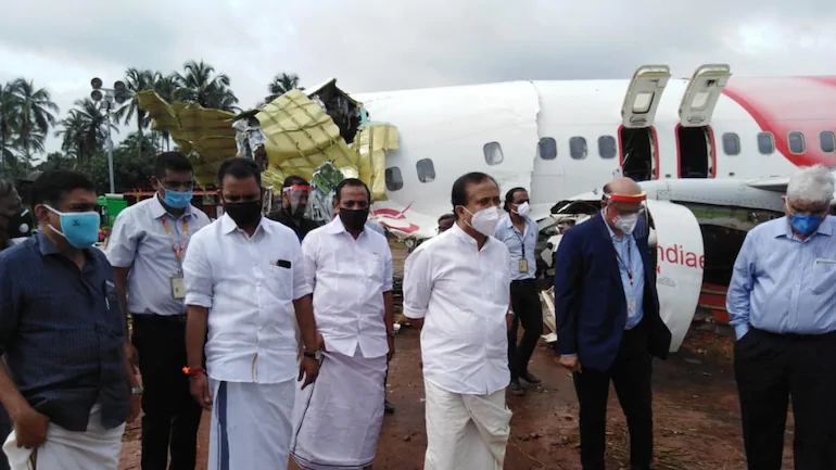 Kerala Plane Crash: विमान का कॉकपिट वॉयस रिकॉर्डर और DFDR मिला, हादसे का खुलेगा राज