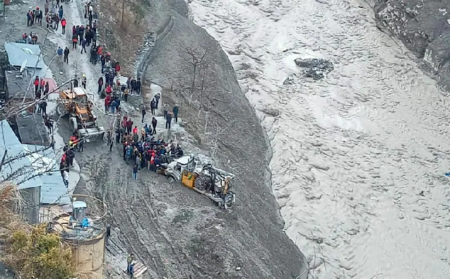 Uttarakhand Glacier Burst: मलबे में जिंदगी तलाशने के लिए क्या-क्या तरीके अपनाए जा रहे?