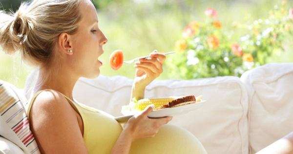Pregnancy tips:शिशु जन्म के बाद इस कारण बढ़ता महिलाओं का वजन, आप इस प्रकार रखें शरीर को फिट