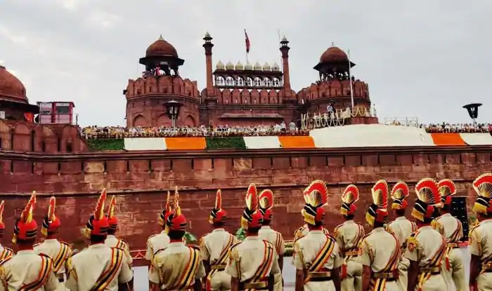 Delhi: लाल किले पर खालिस्तान का झंडा फहराने की साजिश,  हाई अलर्ट पर सुरक्षा एजेंसियां