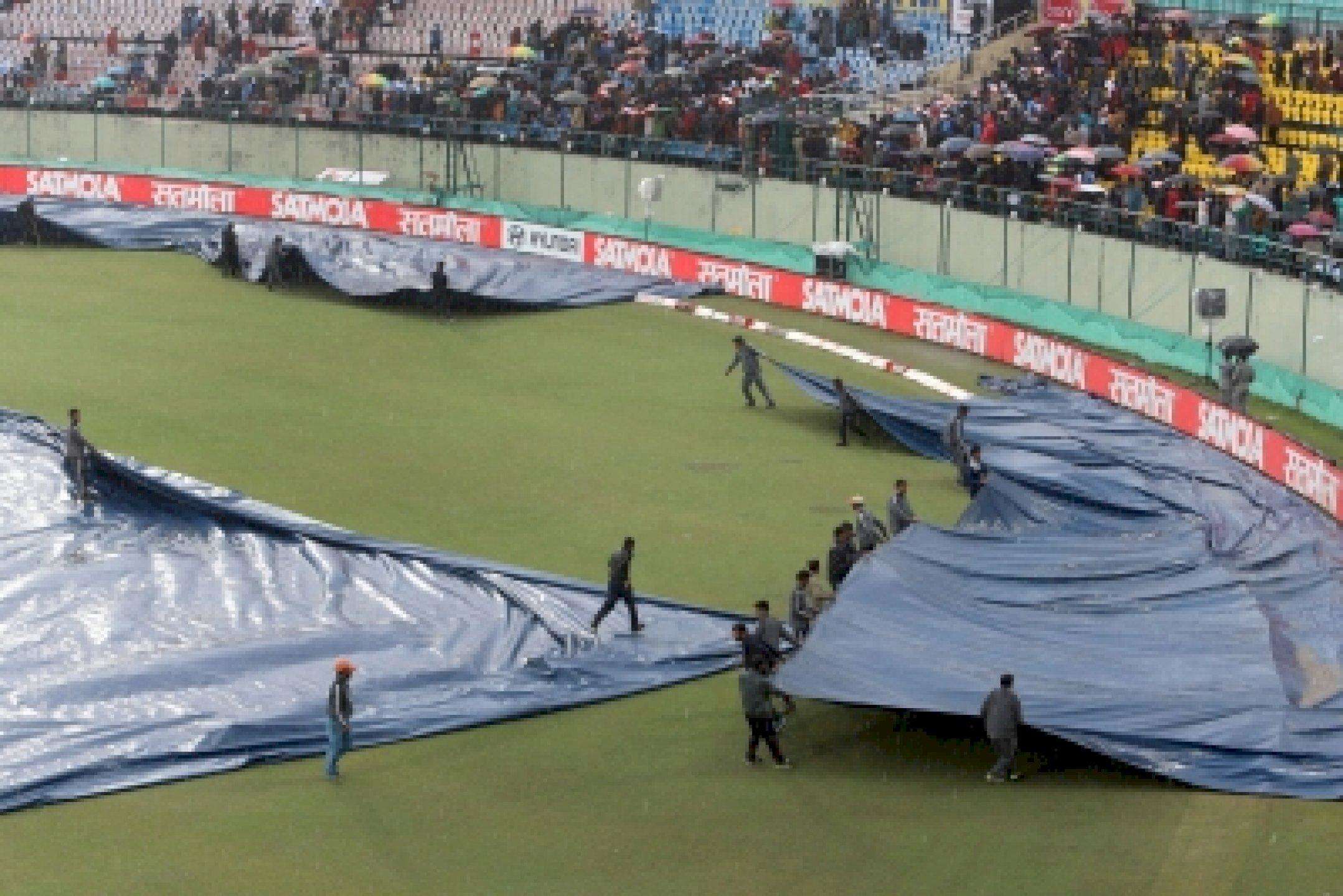 Auckland T20 : बारिश से बाधित मैच में न्यूजीलैंड 5 विकेट से जीता
