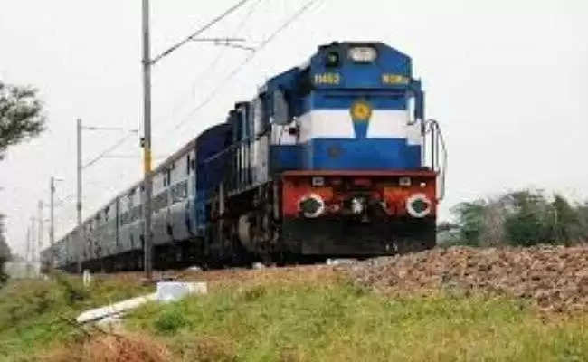 दरभंगा:रक्सौल से हावड़ा के लिए द्वि-साप्ताहिक विशेष ट्रेन 15 अप्रैल से, यात्रियों को होगी सुविधा