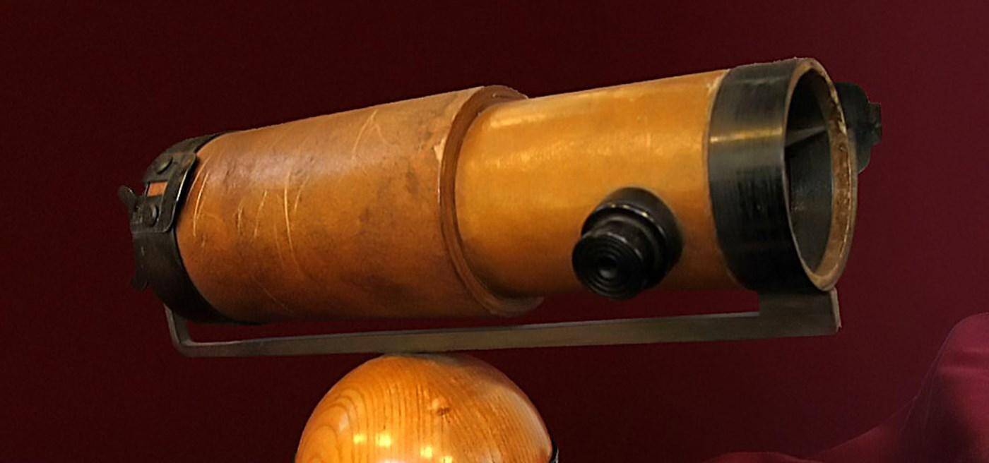 दूरबीन का आविष्कार एक बच्चे ने किया था