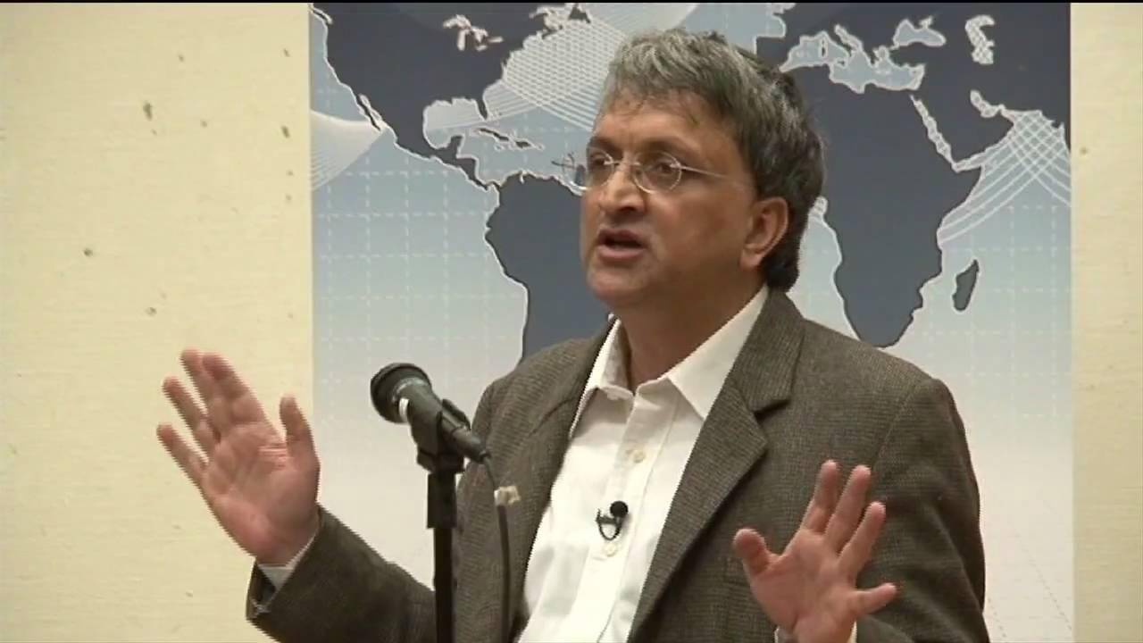 BCCI से इस्तीफे के बाद आखिर क्यों इस बड़े इतिहासकार ने धोनी पर साधा है निशाना?