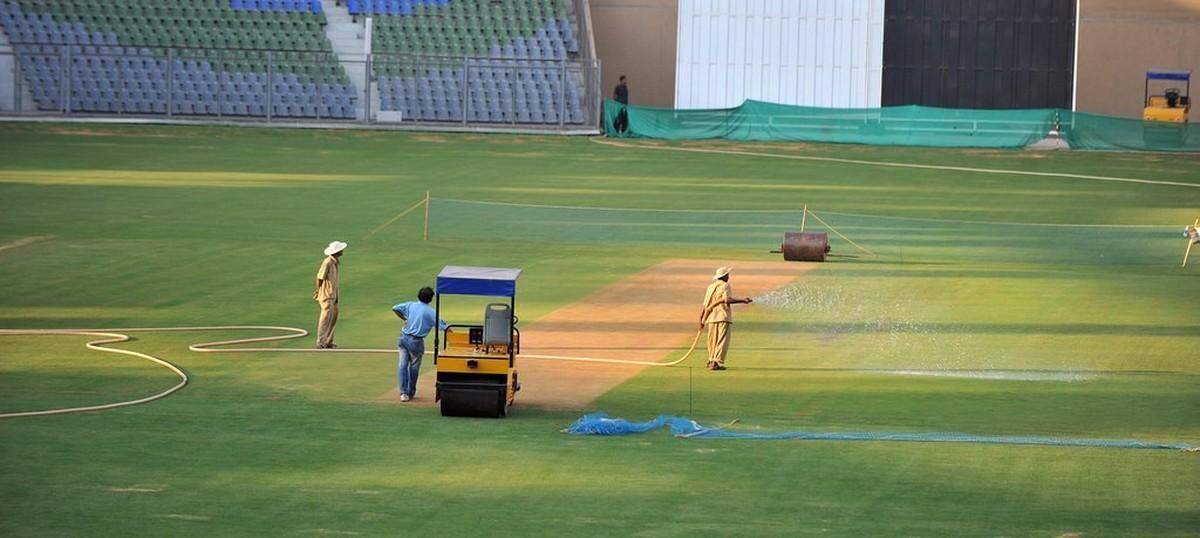 IPL 2021 में टॉस जीतकर पहले गेंदबाजी चुनने का फैसला होगा जीत की गारंटी , ये  है वजह