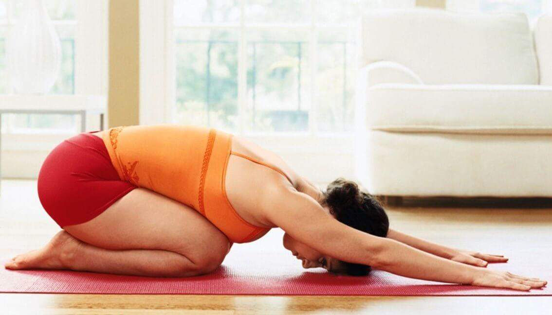 Yoga: अगर आपको सिरदर्द है, तो इस योग मुद्रा को करें