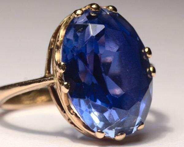 जानिए नीलम रत्न पहनने के फायदे