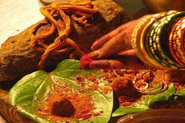 जानें, चौराहे पर रखे टोटकों के बारे में, ठोकर लगने पर करें ये उपाय