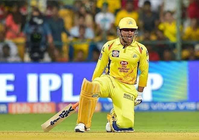 IPL 2020: ‘चेन्नई सुपर किंग्स ने एमएस धोनी के लिए खुद को बल्लेबाजी क्रम में वापस रखने की कीमत चुकाई’ – आकाश चोपड़ा