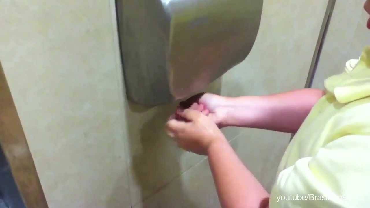 पब्लिक टॉयलेट मे लगी हाथ सुखाने की मशीन सेहत के लिए है हानिकारक