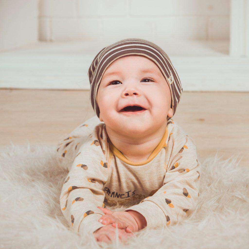 सपने में छोटे बच्चे को देखना होता है बेहद शुभ