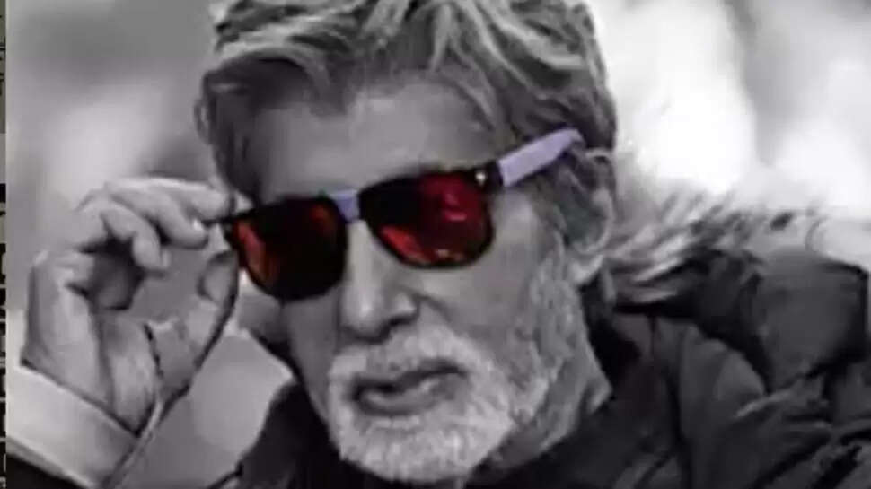 Amitabh Bachchan is expressing his happiness as his blog completed 12 years