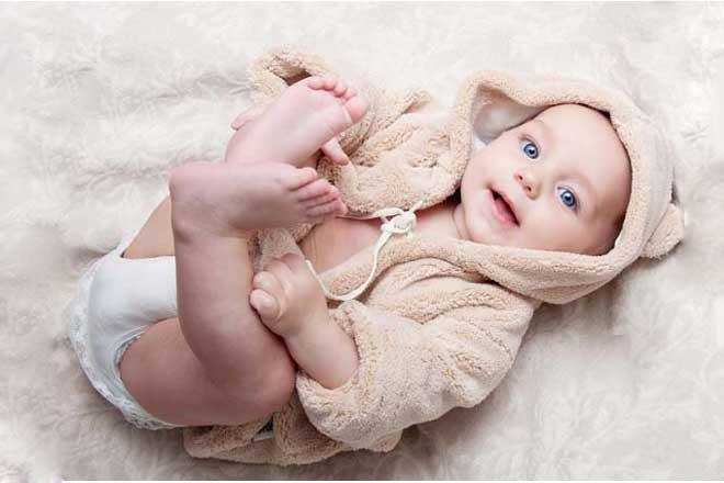 सर्दियों में शिशु की त्वचा की देखभाल के लिए कुछ सुझाव दिए गए हैं,पढ़े और समझें