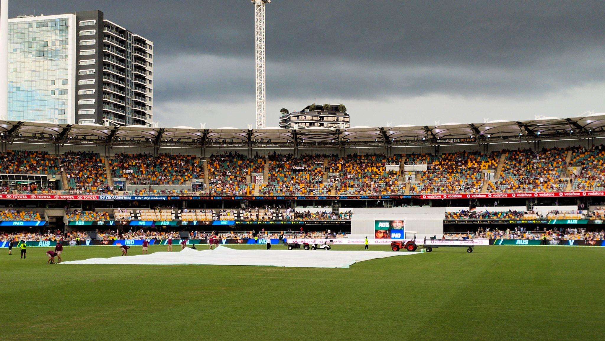 AUS VS IND: ब्रिस्बेन टेस्ट मैच  में मंडराए संकट के बादल, रोका गया  मैच