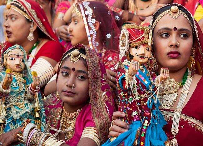 Gangaur puja 2021: गणगौर पूजा आज, शादीशुदा महिलाएं क्यों पति से छिपकर रखती है यह व्रत