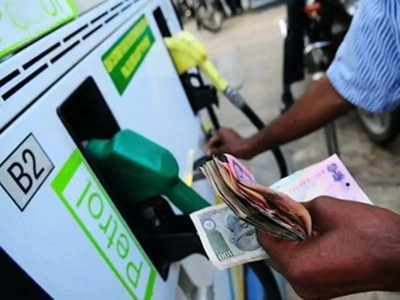 ठाणे :  महाराष्ट्र के जिलों में पेट्रोल लगभग 100 रुपये, डीजल 90 रुपये