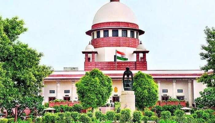Supreme Court ने मुख्यमंत्री रावत के खिलाफ सीबीआई जांच के आदेश पर रोक लगाई