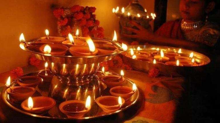 Diwali 2020: दिवाली के दिन जरूर करें ये अचूक उपाय, धन की नहीं होगी कमी