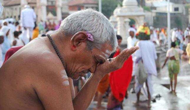 Sarv Pitru Amavasya 2020: 17 सितंबर को सर्व पितृ अमावस्या, इस दिन की जाती है पितरों की विदाई