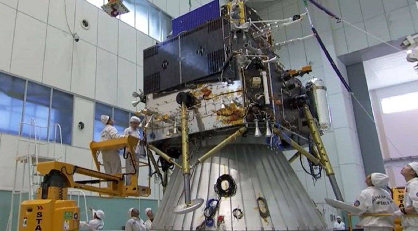 China ने Moon से नमूने लाने के लिए स्पेसक्राफ्ट भेजा