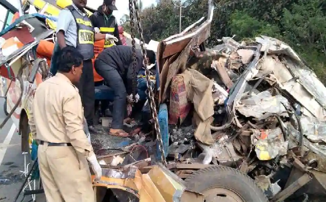 Dharwad Road Accident: कर्नाटक हादसे में 11 लोगों की मौत, PM मोदी ने जताया शोक….