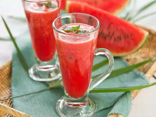 Recipe: गर्मियों में तरबूज है बहुत खास ,ट्राई करें दो अलग-अलग रेसिपी