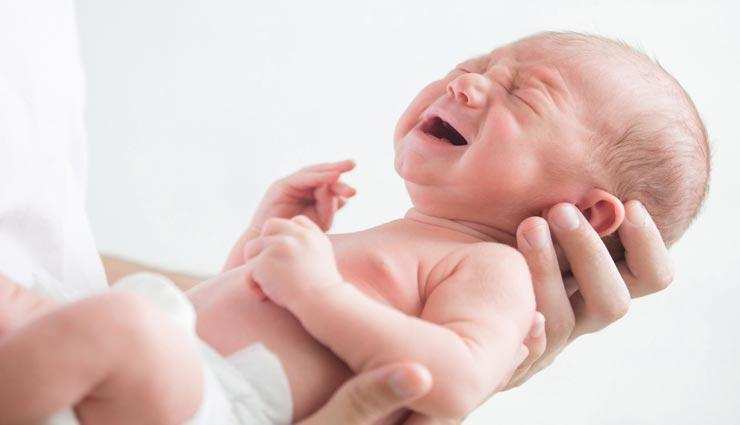 नवजात शिशु की करें खास देखभाल, अधिक स्तनपान से शिशु में होती यह समस्याएं