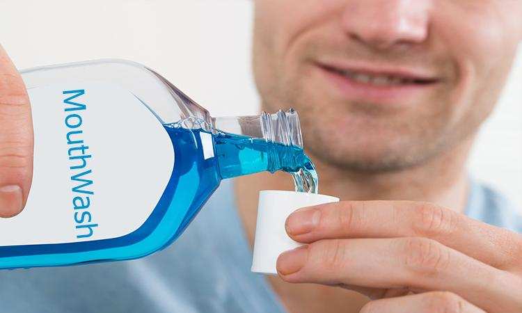 Mouthwash: माउथवॉश का अधिक उपयोग स्वास्थ्य के लिए नुकसानदायक हो सकता है