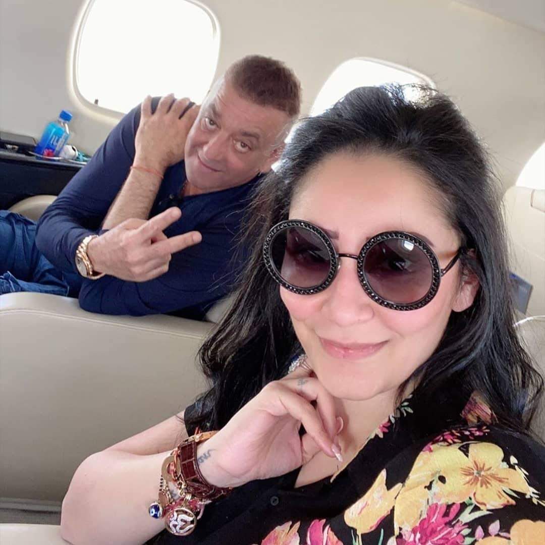 Sanjay Dutt पत्नी के साथ अचानक दुबई के लिए हुए रवाना, तस्वीरे हुई वायरल