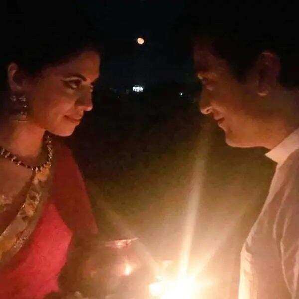 Karwa Chauth 2020: TV की इन अभिनेत्रियों ने इस अंदाज में अपने पतियों के साथ मनाया करवा चौथ का त्योहार, देखें तस्वीरें