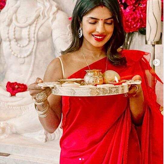 Karwa Chauth 2020: बॉलीवुड की इन अभिनेत्रियों ने ऐसे मनाया करवा चौथ का त्योहार, देखें तस्वीरें