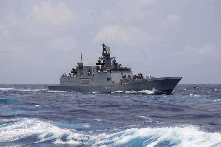 हिंद महासागर में भारतीय नौसेना के युद्धपोतों की तैनाती बढ़ी