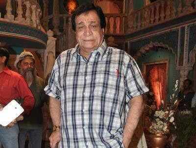 Kader Khan: इस अभिनेता की वजह से कादर खान को मिली थी बॉलीवुड में पहचान, पहले बच्चों को पढ़ाते थे अभिनेता