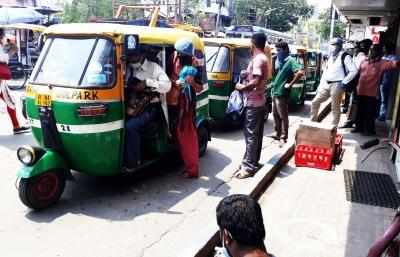 Delhi : ऑटो चालकों को मिलेगी आर्थिक मदद, टैक्सी एसोसिएशन ने फैसले का स्वागत कर दर्ज कराई नाराजगी