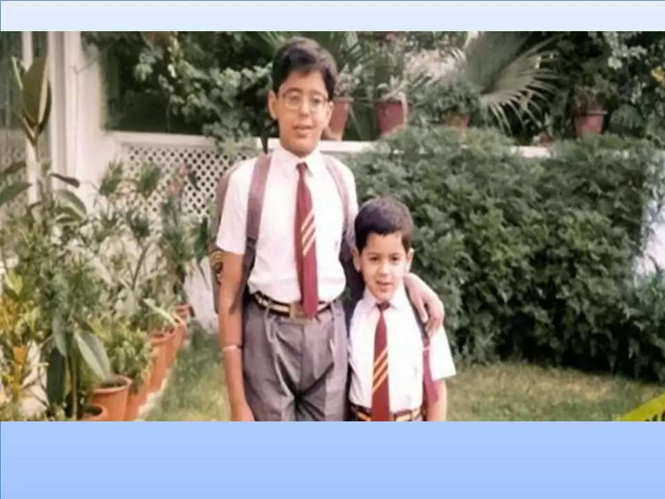 यहाँ पर देख लीजिए सिद्धार्थ मल्होत्रा की बचपन की ये तस्वीरें जिनको देखकर आप भी विश्वास नहीं कर पाएंगे