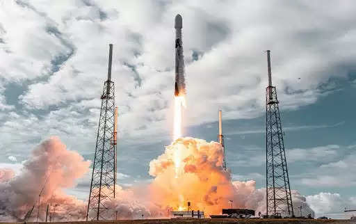 SpaceX ने रिकॉर्ड 10 वीं लिफ्टऑफ में 60 स्टारलिंक उपग्रह लॉन्च किए