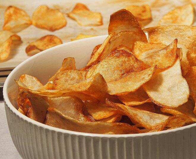 Potato Chips: आलू के चिप्स और चॉकलेट देखकर मुंह में पानी आना? सावधान रहें, यह गुर्दे की बीमारी का कारण बन सकता है