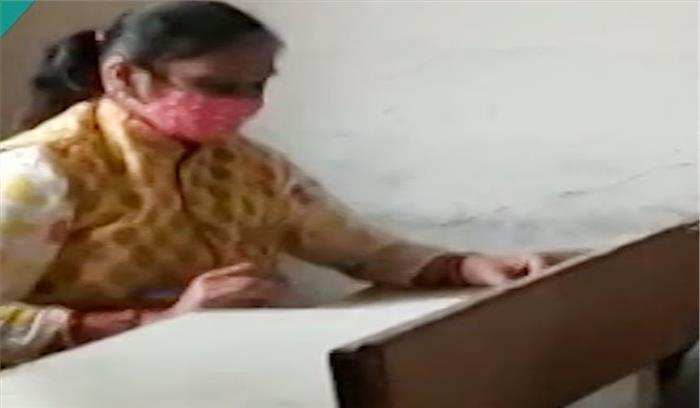 madhya pradesh की विधायक दे रही हैं दसवीं की परीक्षा