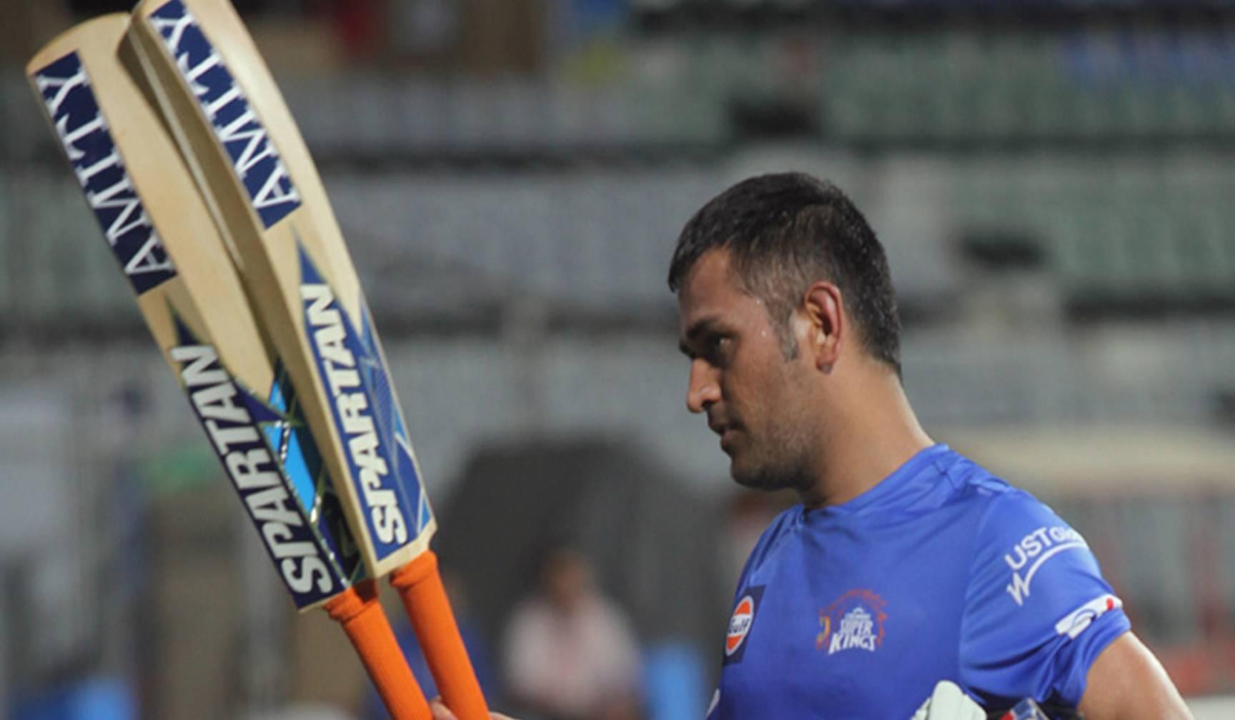 चैंपियंस ट्रॉफी:  ऐसा क्या हो गया कि भारत पाक के मैच में नहीं खेल पाएंगे महेंद्र सिंह धोनी?