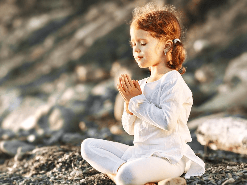 दिमाग तेज करने के लिए बच्चों में ड़ाले ध्यान योगासन की आदत