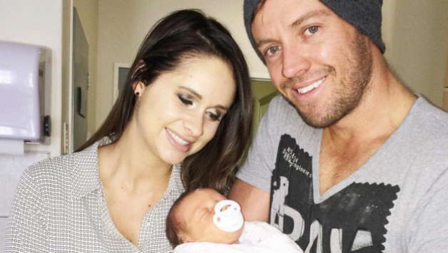 AB De Villiers के घर आई  नन्ही परी, तीसरी बार बने पिता, देखें PHOTOS