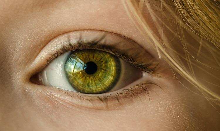 क्या है आंख फड़कने की असली वजह
