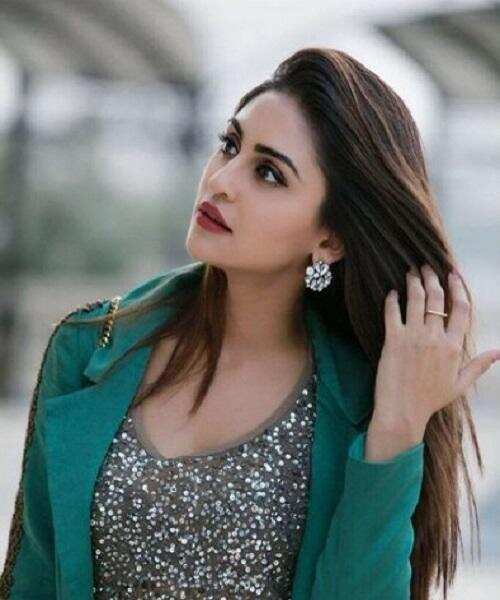 Krystle D’Souza को अमिताभ बच्चन के साथ देखकर भावुक हो गई थीं मां