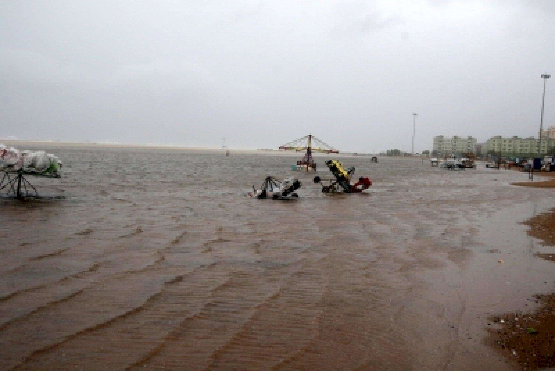 Cyclone Prevention ने पार किया तमिलनाडु और पुडुचेरी समुद्री तट
