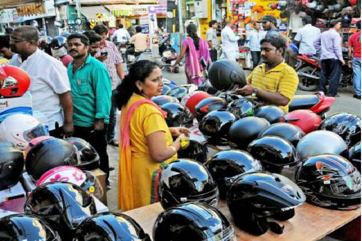 नकली हेलमेट्स कभी भूल कर भी नही करें इस्तेमाल, आखों से लेकर सिर तक को पहुंचा सकती है नुकसान