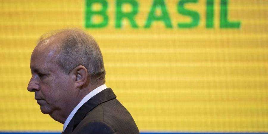 ब्राजील महिला फुटबाल टीम के कोच बर्खास्त