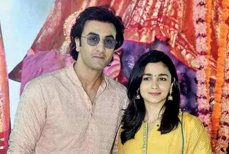 Alia Bhatt: रणबीर कपूर के साथ ही लॉकडाउन में रह रही आलिया भट्ट, सामने आया सबूत