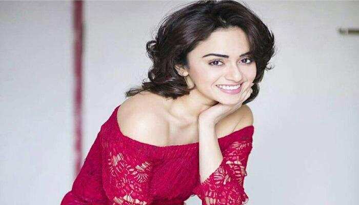 अमृता खानविलकर ने की ‘मलंग’ के सह-कलाकार कुणाल खेमू की तारीफ