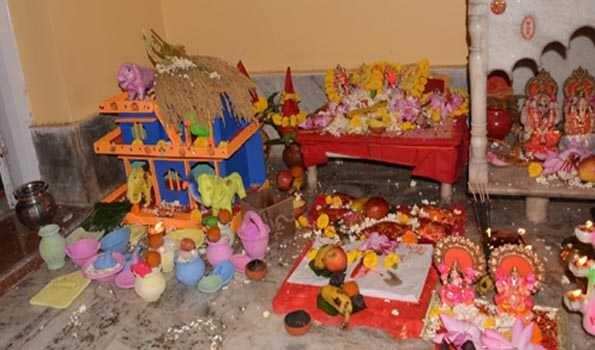 दिवाली पर क्यों बनाएं जाते हैं मिट्टी के घरौंदे, जानिए