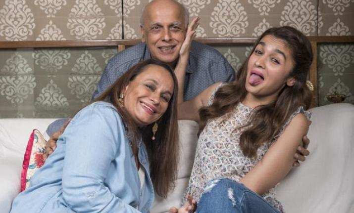 आलिया के अभिनय के लिए पापा महेश भट्ट ने ट्वीट में दिखाया प्यार